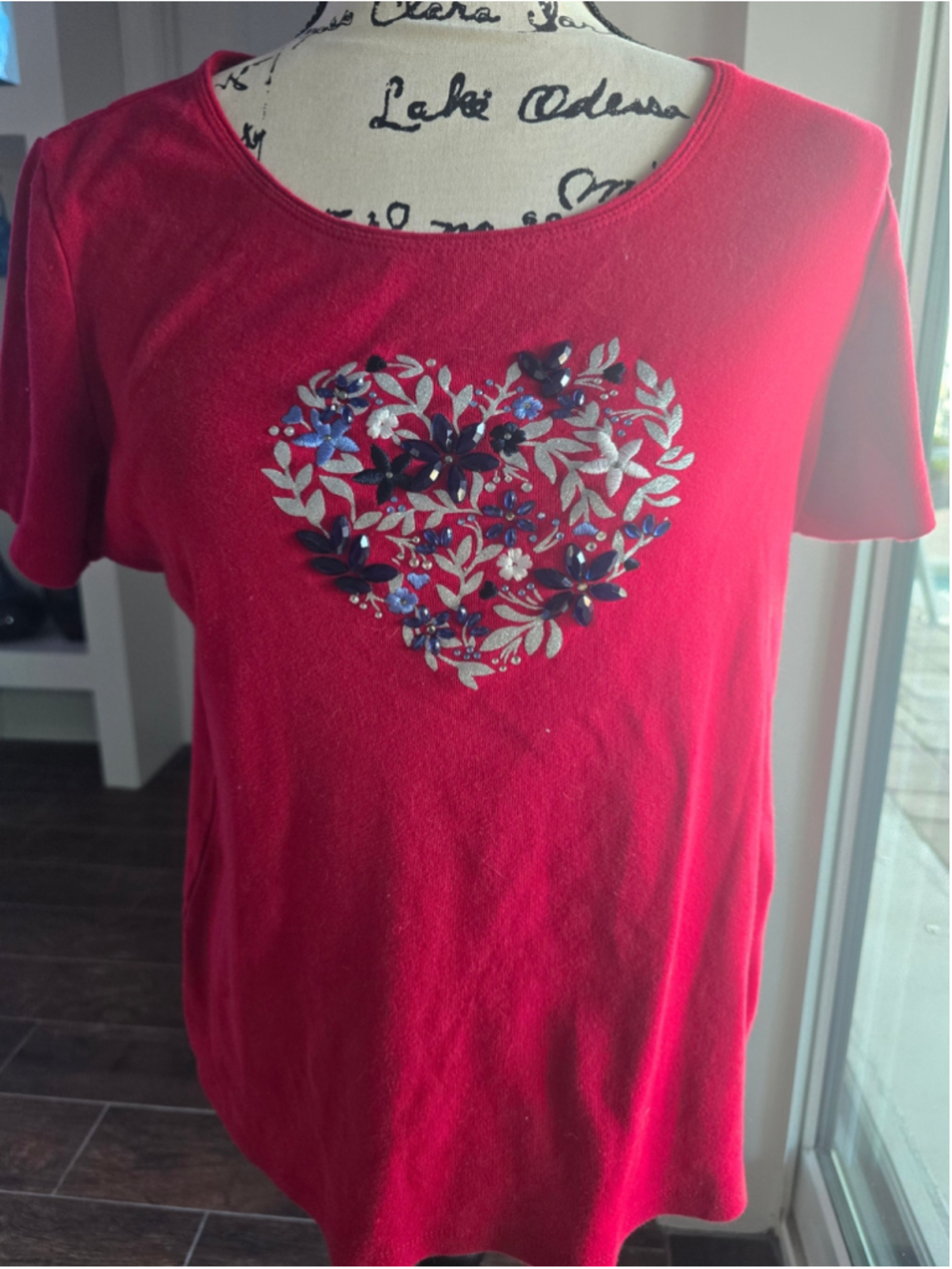 Karen Scott Beaded Heart Tee Size M EUC